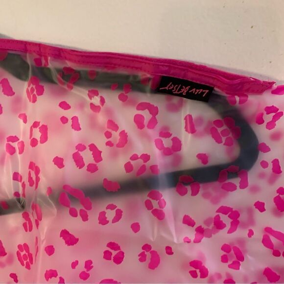 Luv Betsey Johnson Handbag Rain Poncho Protector ‘Pink Leopard’ & Pouch OSFA NWT - Picture 3 of 8